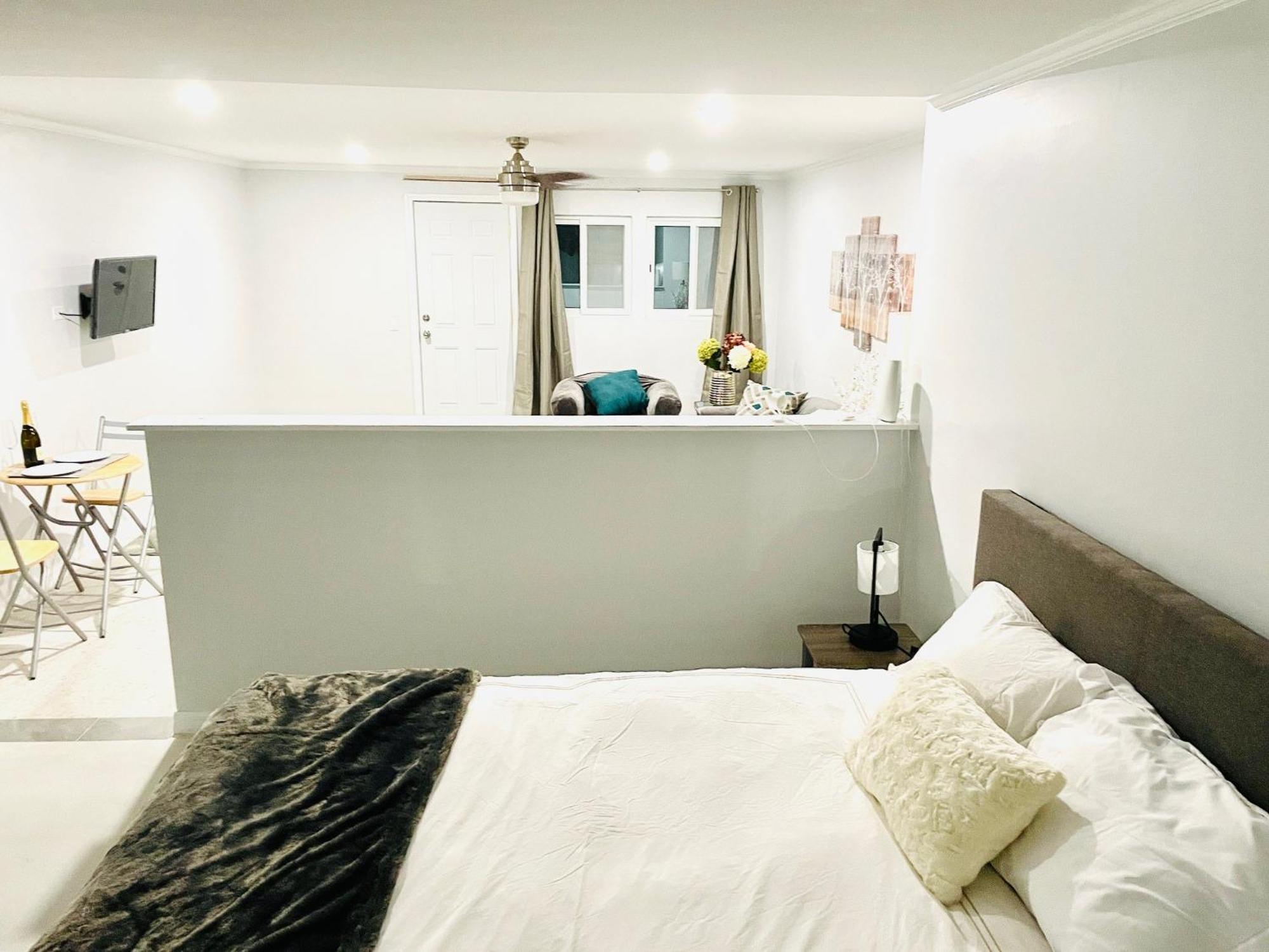 נסאו Studio, 100 Feet From The Beach מראה חיצוני תמונה