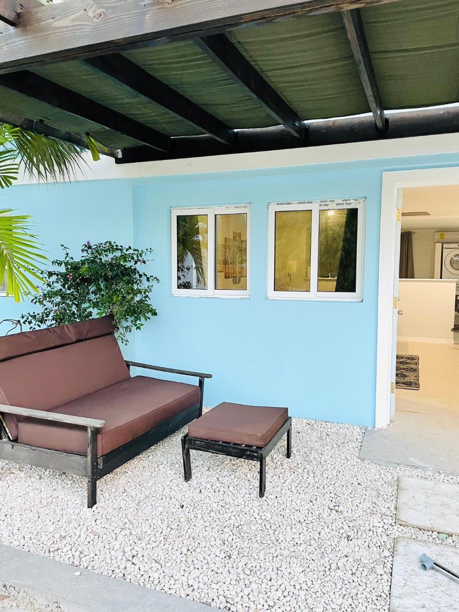 נסאו Studio, 100 Feet From The Beach מראה חיצוני תמונה